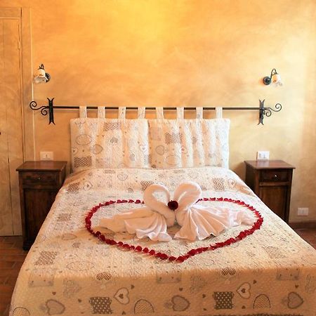La Casa Delle Rondini Bed & Breakfast Roncoferraro Екстериор снимка