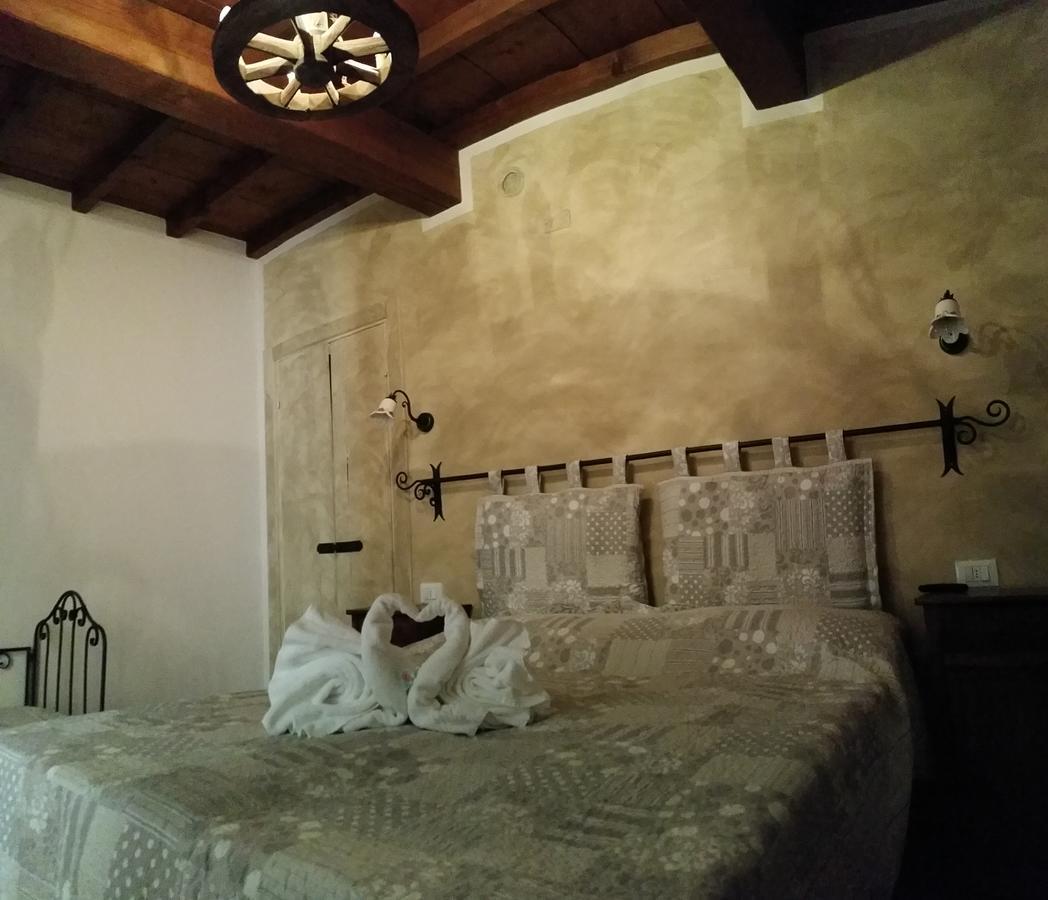 La Casa Delle Rondini Bed & Breakfast Roncoferraro Екстериор снимка