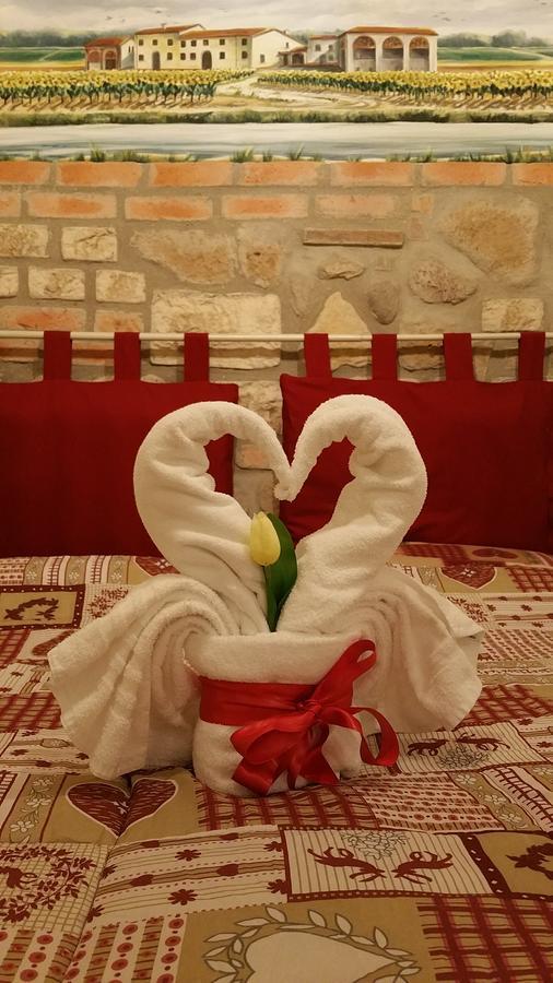 La Casa Delle Rondini Bed & Breakfast Roncoferraro Екстериор снимка