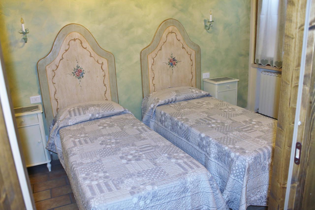 La Casa Delle Rondini Bed & Breakfast Roncoferraro Екстериор снимка