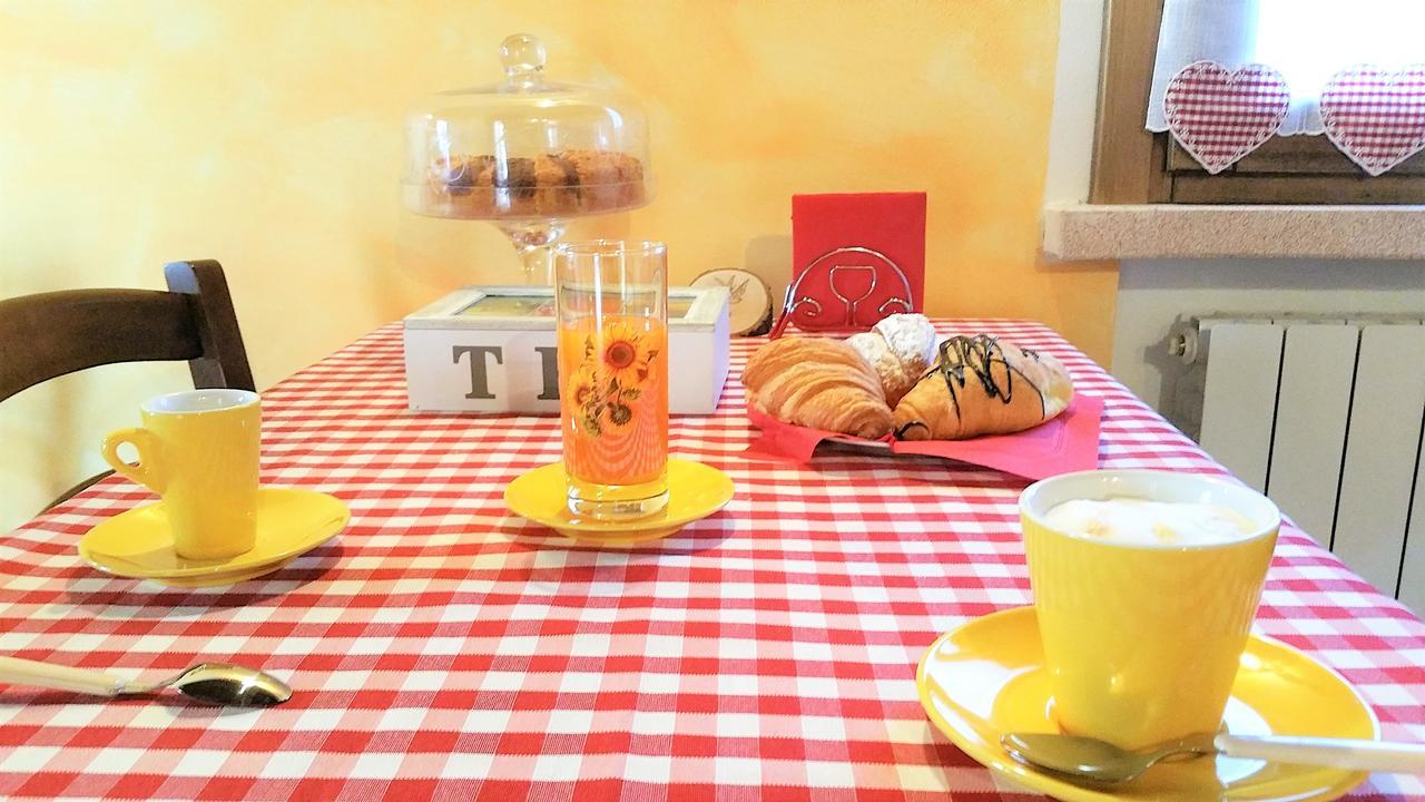 La Casa Delle Rondini Bed & Breakfast Roncoferraro Екстериор снимка