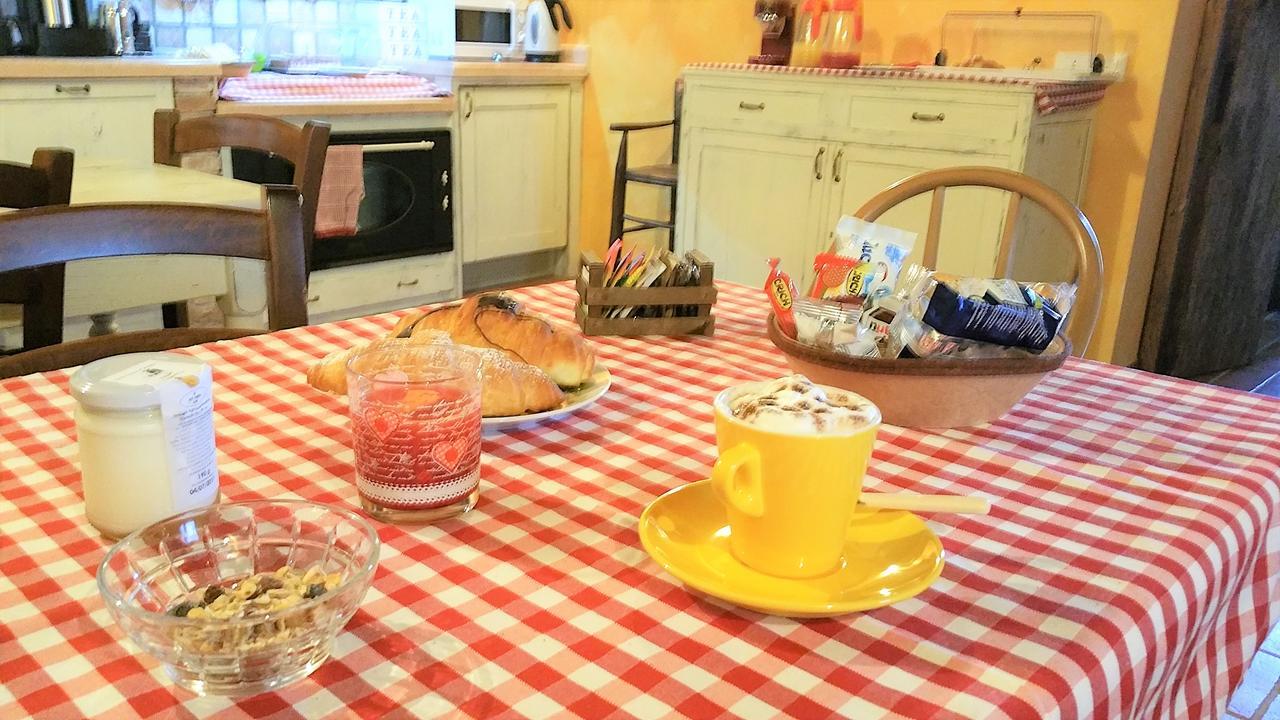 La Casa Delle Rondini Bed & Breakfast Roncoferraro Екстериор снимка