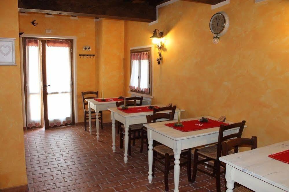 La Casa Delle Rondini Bed & Breakfast Roncoferraro Екстериор снимка