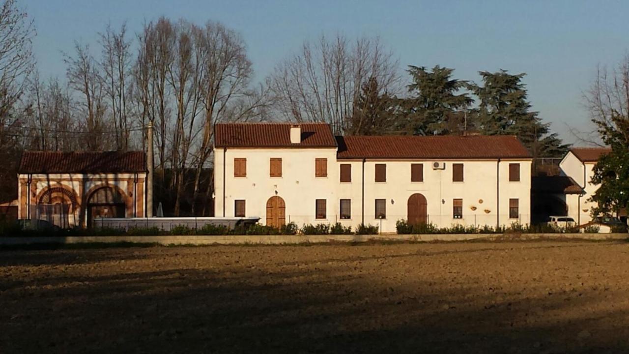 La Casa Delle Rondini Bed & Breakfast Roncoferraro Екстериор снимка