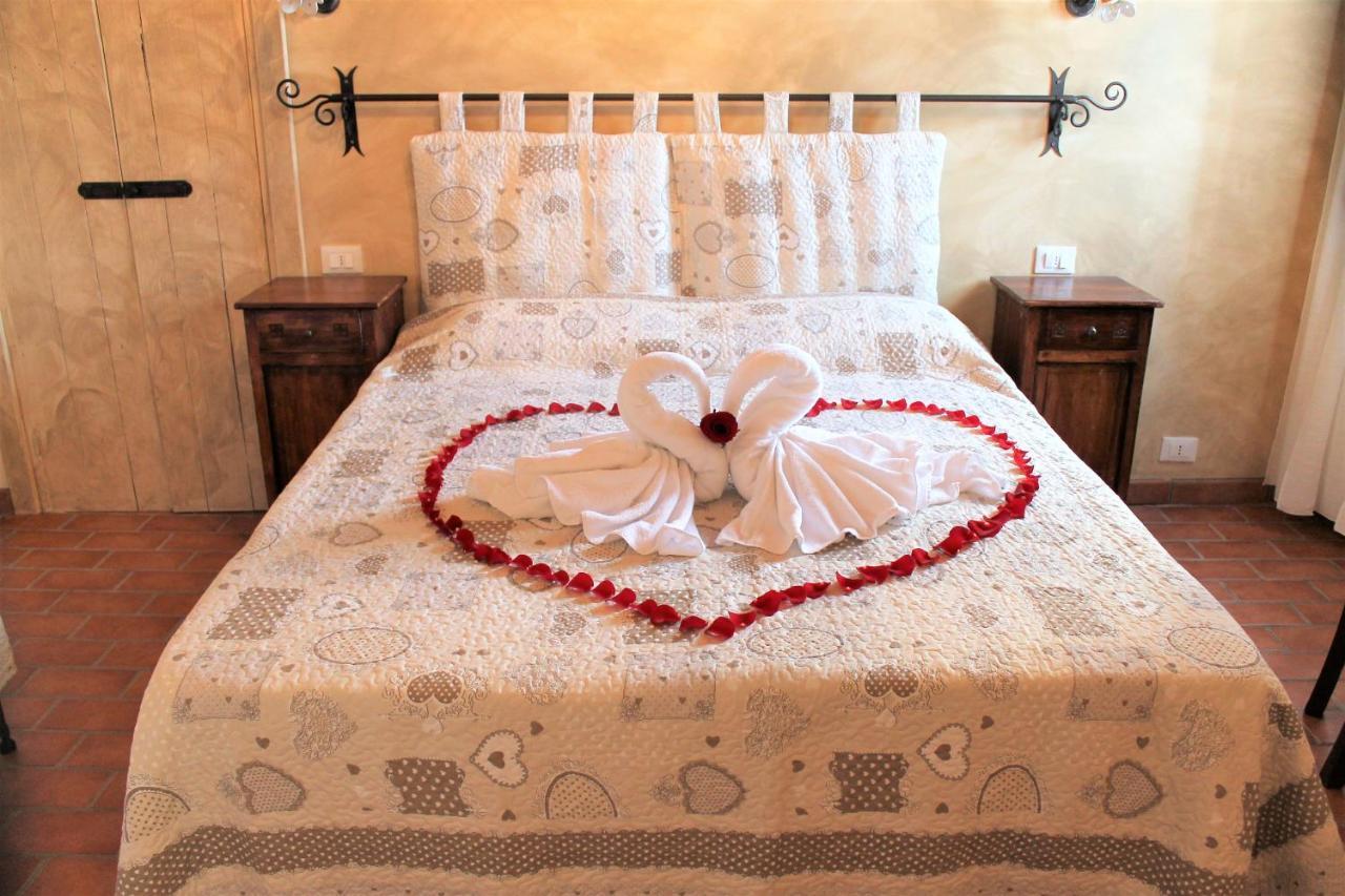 La Casa Delle Rondini Bed & Breakfast Roncoferraro Екстериор снимка
